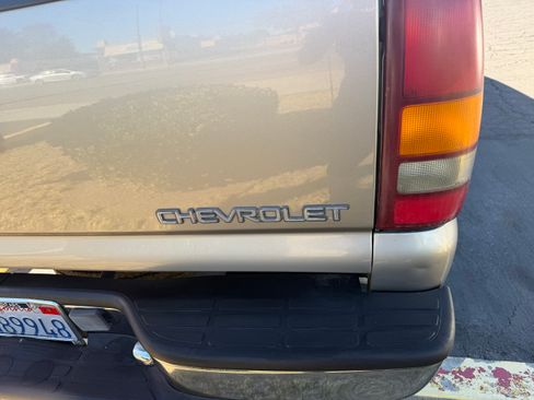Used 1999 Chevrolet Silverado 2500 LS w/ Firm Ride Suspension Pkg RWD image 16