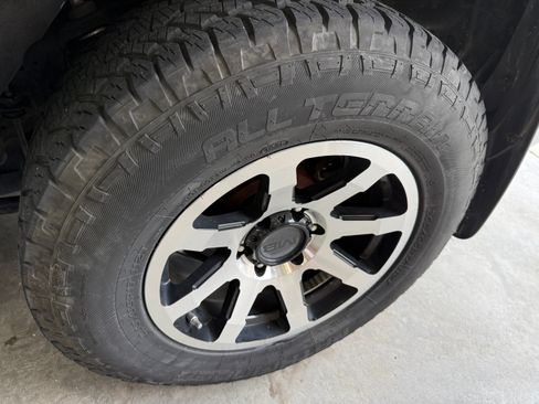 Used 2006 Toyota 4Runner SR5 AWD/4WD image 24