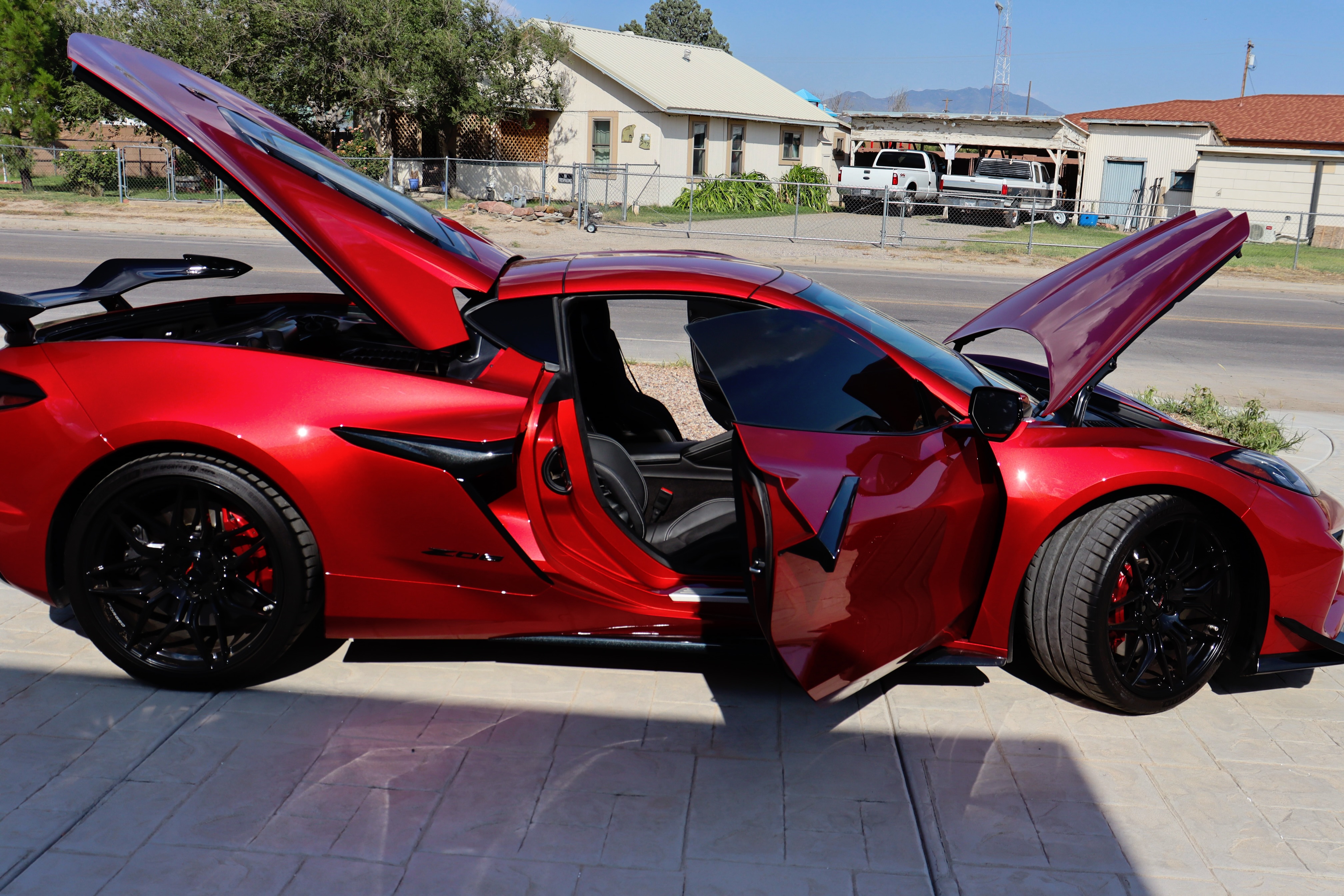 Used 2024 Chevrolet Corvette Z06 RWD image 32