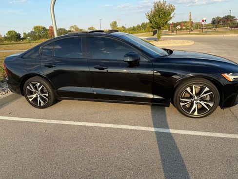 Used 2019 Volvo S60 T6 R-Design image 11