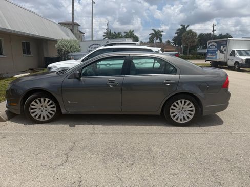Used 2012 Ford Fusion Hybrid FWD image 4