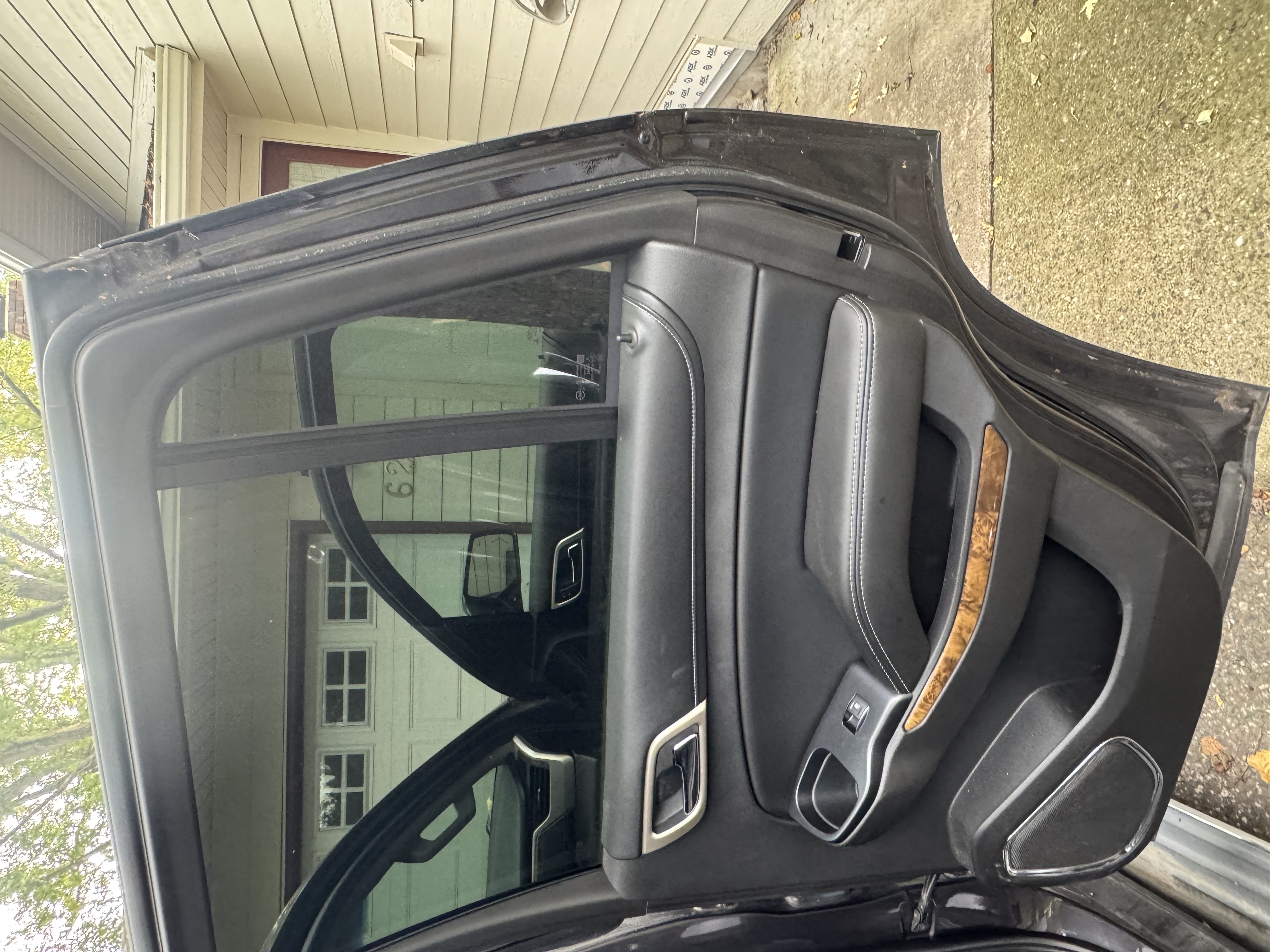 Used 2015 GMC Yukon Denali w/ Open Road Package AWD/4WD image 8