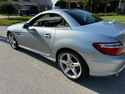 Used 2014 Mercedes-Benz SLK 350 image 2