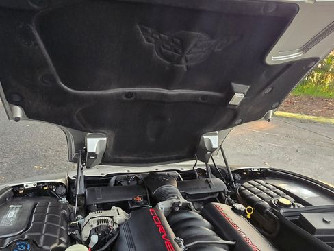 Used 2001 Chevrolet Corvette Convertible w/ Preferred Equipment Group2 image 4