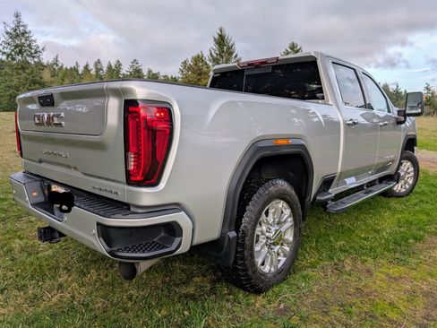 Used 2020 GMC Sierra 3500 Denali w/ Denali Ultimate Package image 11