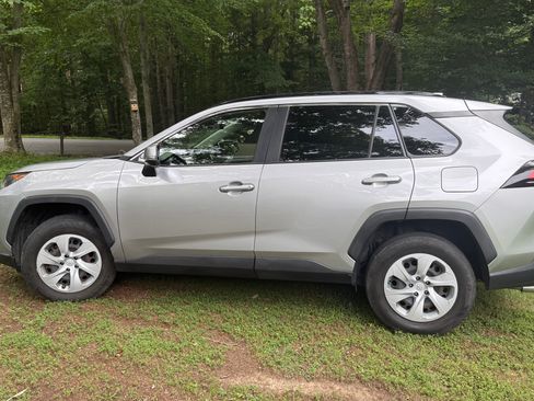 Used 2019 Toyota RAV4 LE w/ All Weather Liner Package AWD/4WD image 6