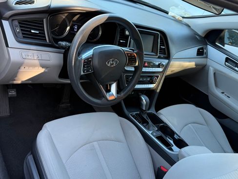 Used 2019 Hyundai Sonata SE w/ Cargo Package image 13