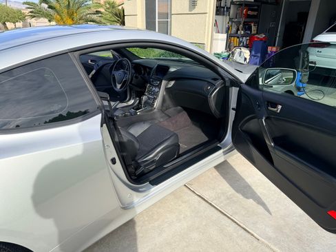 Used 2013 Hyundai Genesis 3.8 image 25