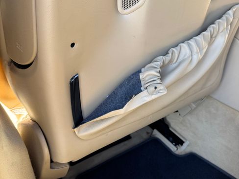 Used 2008 Mercedes-Benz CLS 550 image 13