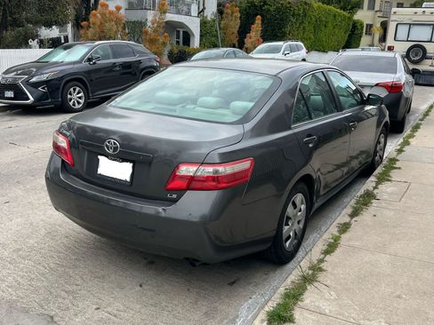 Used 2009 Toyota Camry LE FWD image 4