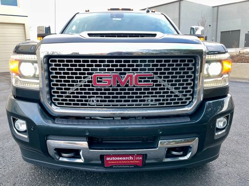 Used 2017 GMC Sierra 2500 Denali w/ Duramax Plus Package image 12