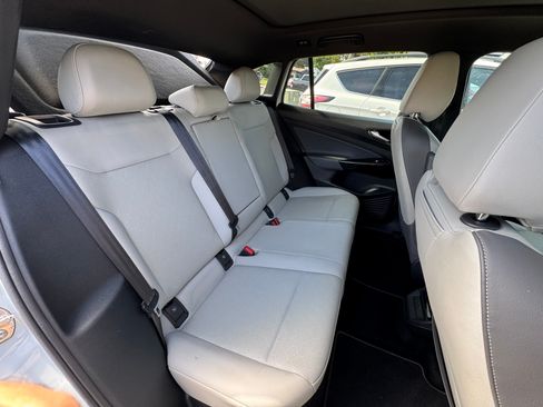 Used 2021 Volkswagen ID.4 Pro S RWD image 15