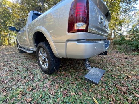 Used 2018 RAM 3500 Laramie Longhorn image 13