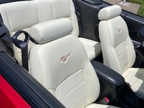 Used 2000 Ford Mustang GT RWD image 10