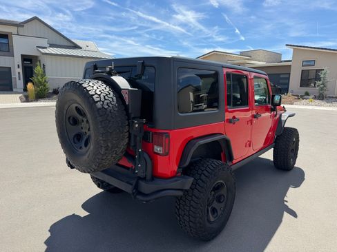 Used 2016 Jeep Wrangler Unlimited Rubicon w/ Connectivity Group AWD/4WD image 6