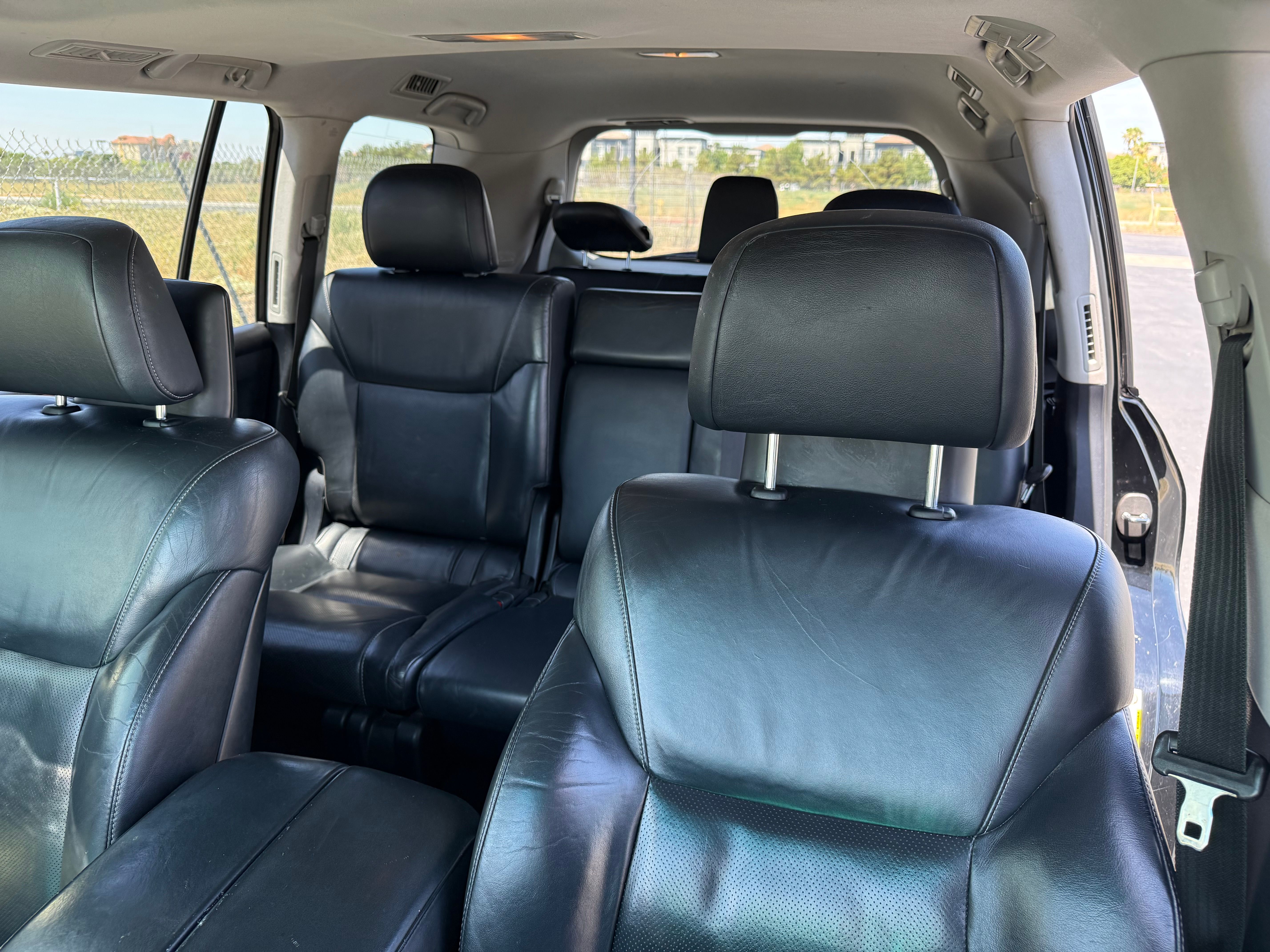 Used 2013 Lexus LX 570 4WD w/ Luxury Pkg image 23