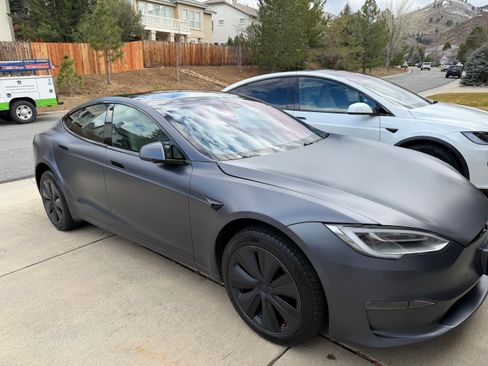 Used 2022 Tesla Model S Plaid image 4