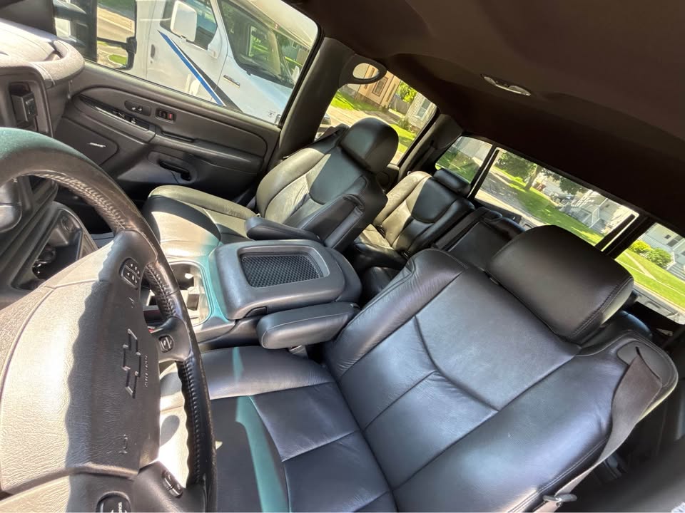 Used 2004 Chevrolet Silverado 2500 LT w/ Heavy-Duty Power Package AWD/4WD image 15