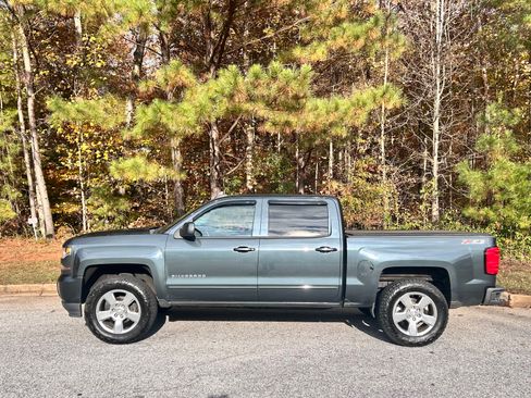 Used 2017 Chevrolet Silverado 1500 LT w/ All Star Edition image 8