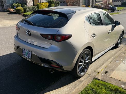 Used 2022 MAZDA MAZDA3 s image 6