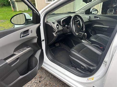 Used 2020 Chevrolet Sonic Premier image 10