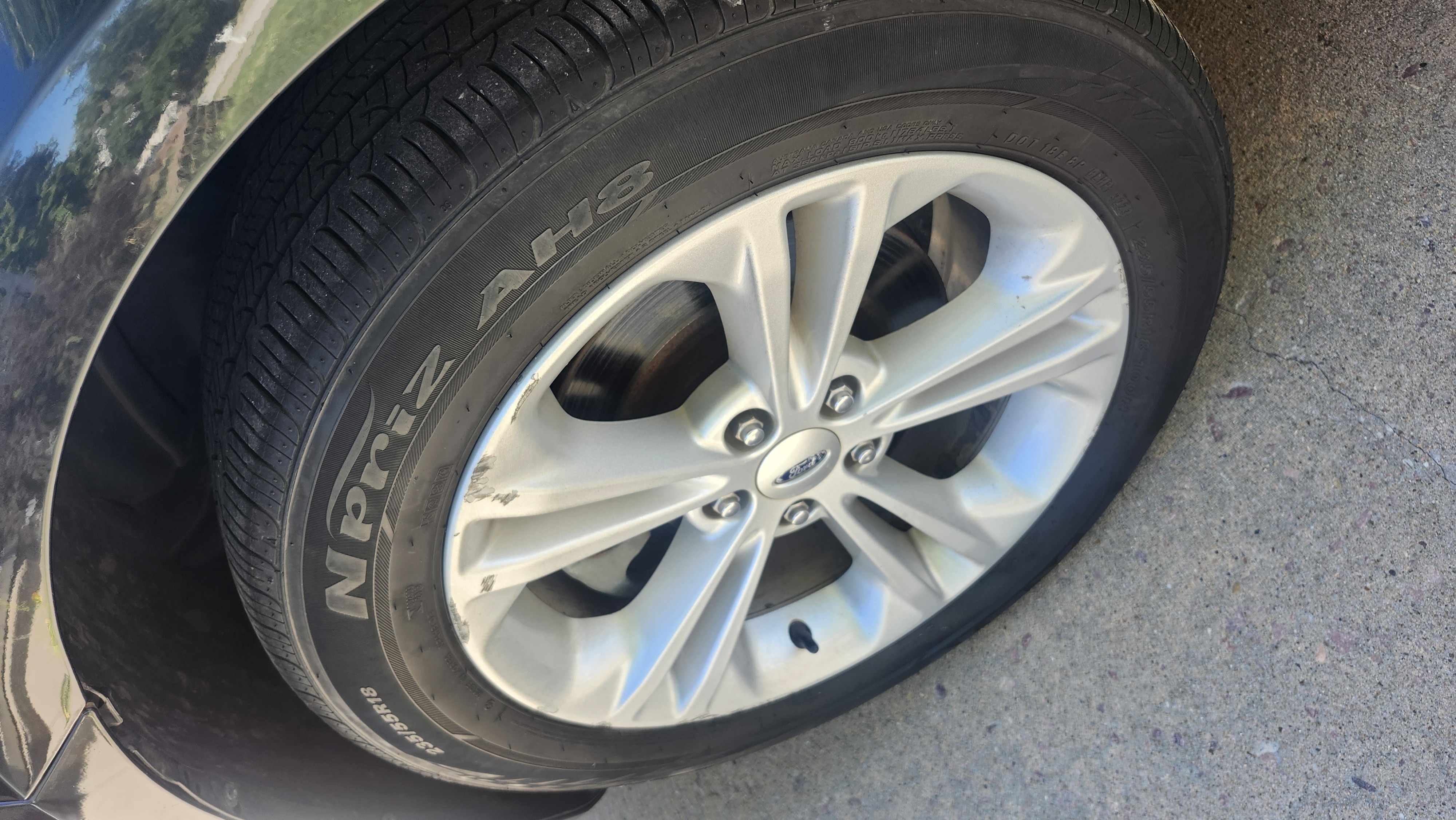 Used 2014 Ford Taurus SEL FWD image 21