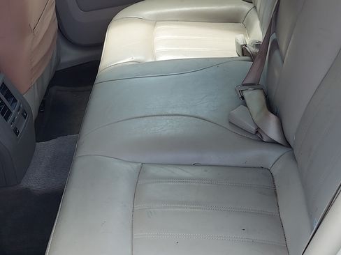 Used 2008 Chrysler 300 C w/ Protection Group II image 11