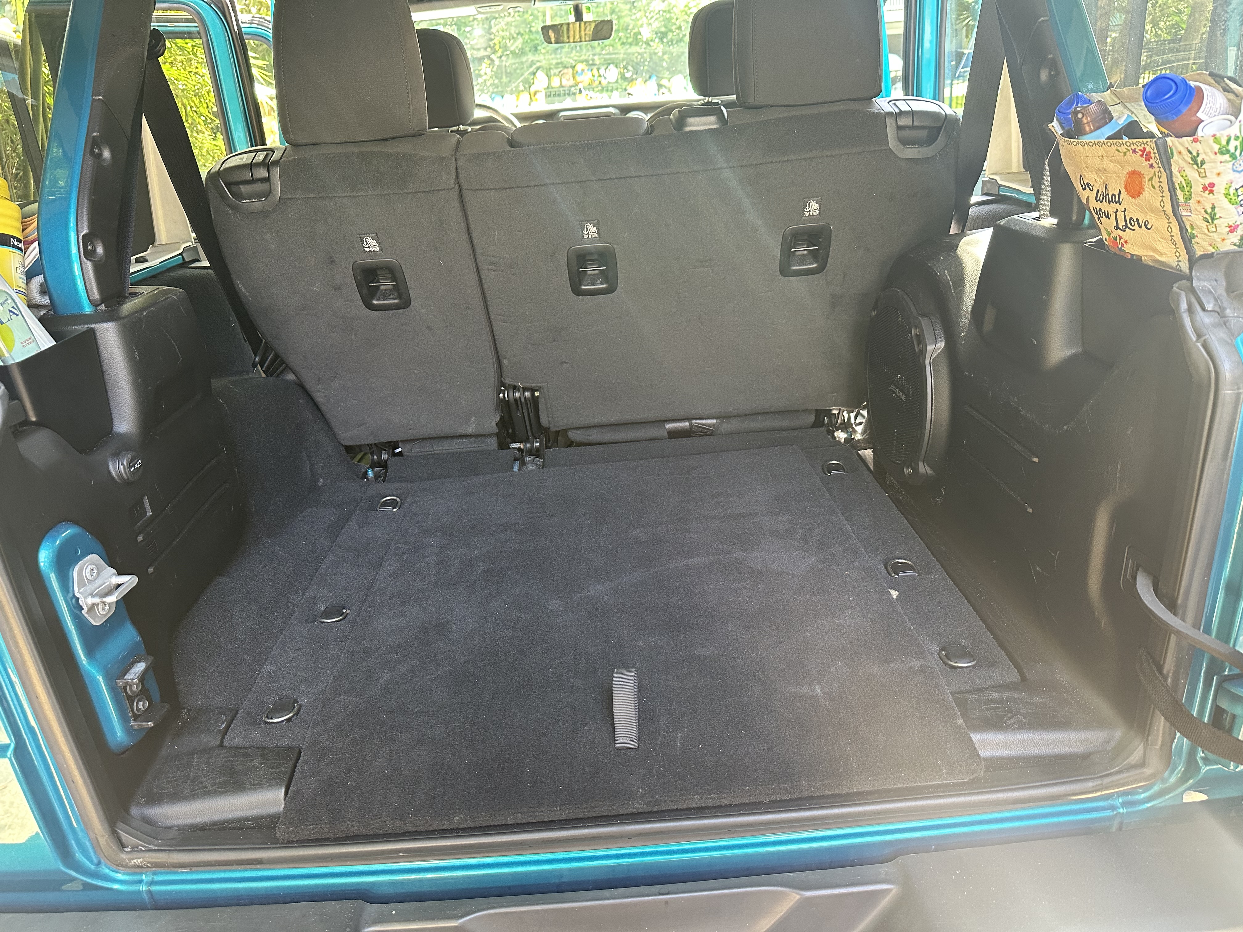 Used 2020 Jeep Wrangler Unlimited Sahara AWD/4WD image 19