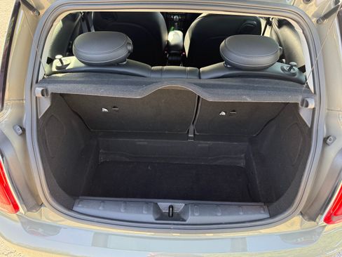 Used 2019 MINI Cooper 2-Door Hardtop w/ Signature Upholstery Package image 8