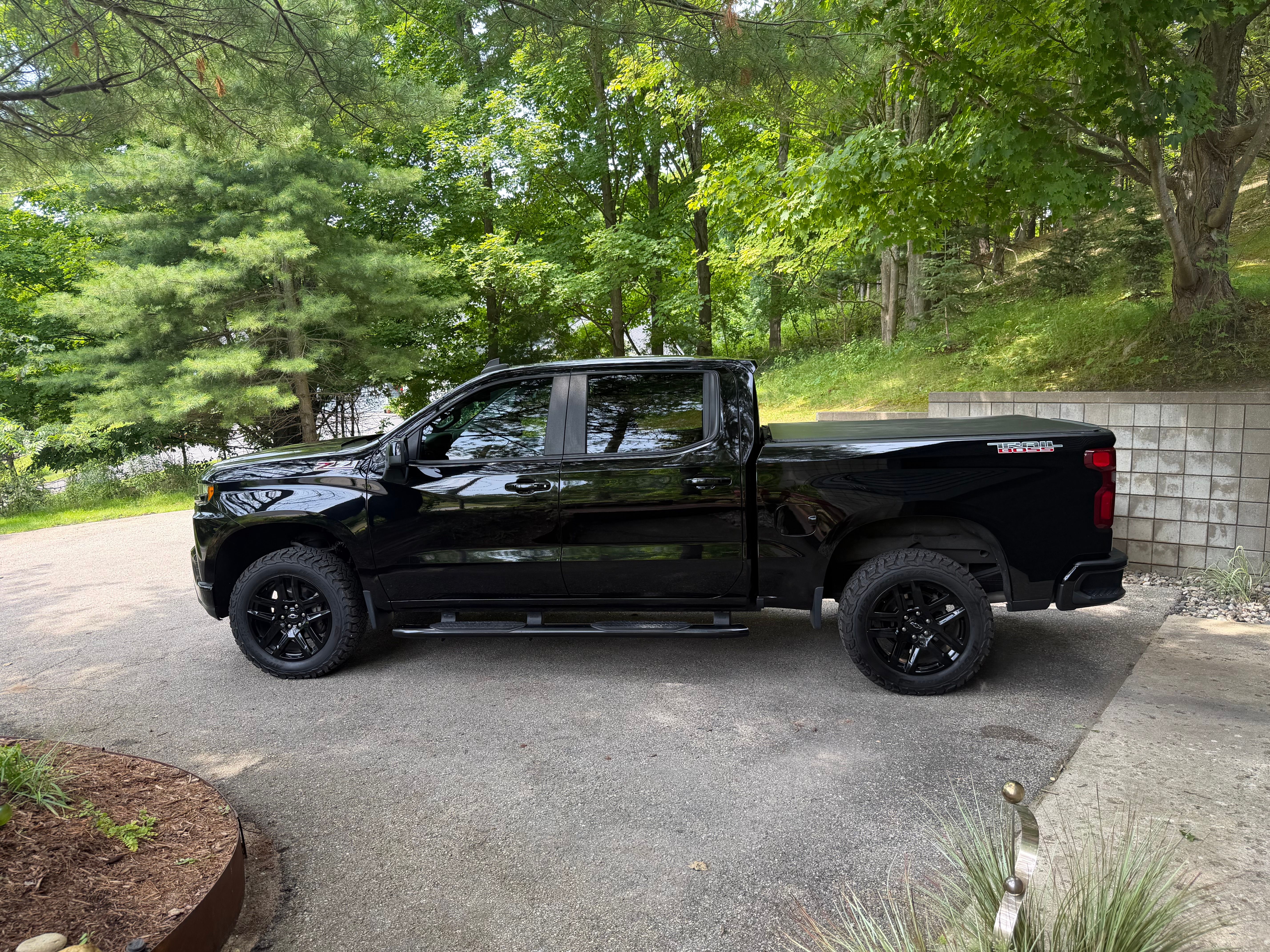 Used 2021 Chevrolet Silverado 1500 LT Trail Boss w/ Convenience Package II AWD/4WD image 5