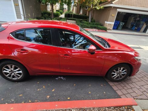 Used 2014 MAZDA MAZDA3 i Touring image 4