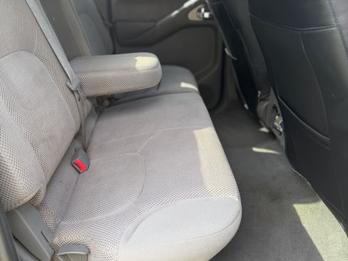 Used 2006 Nissan Frontier LE RWD image 12