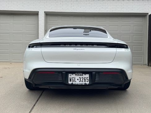Used 2022 Porsche Taycan image 5