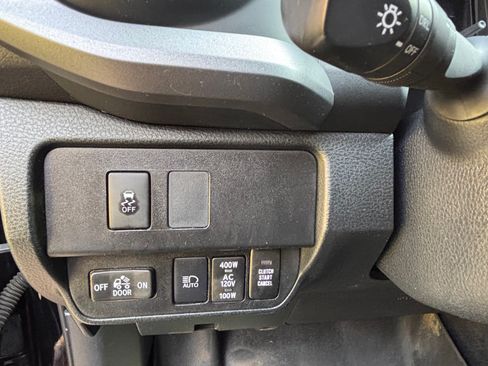 Used 2020 Toyota Tacoma TRD Sport w/ Technology Package AWD/4WD image 12