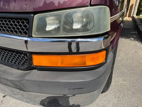 Used 2003 Chevrolet Express 1500 Van 3D w/ Preferred Equipment Group 4 image 12