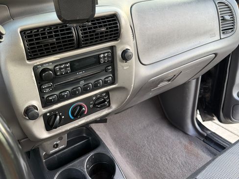 Used 2003 Ford Ranger XLT image 13