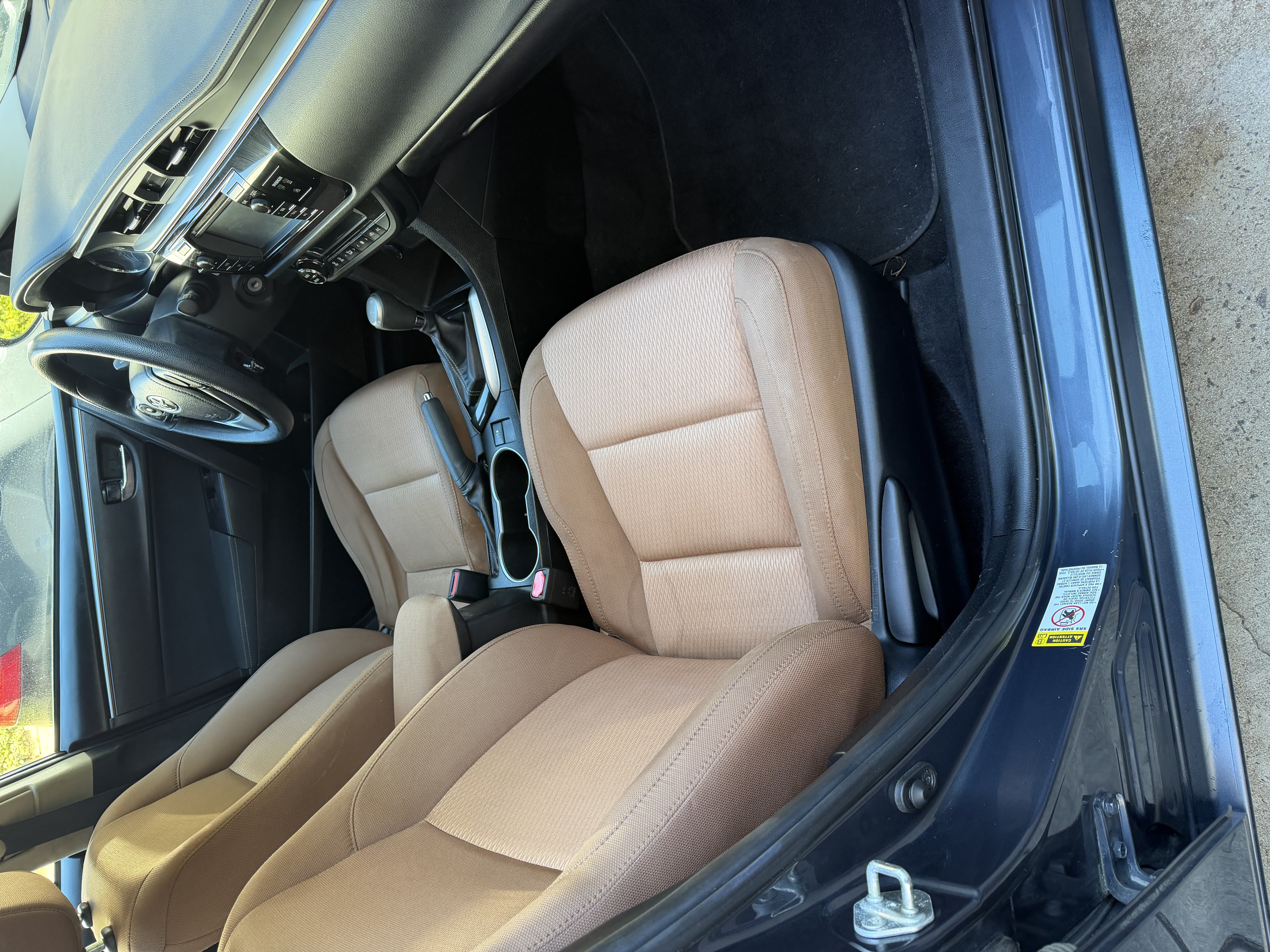 Used 2014 Toyota Corolla LE FWD image 15