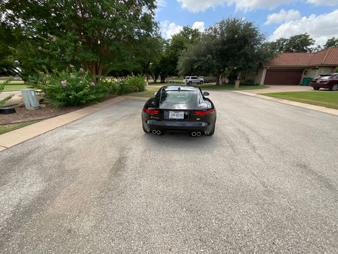 Used 2015 Jaguar F-TYPE R RWD image 9