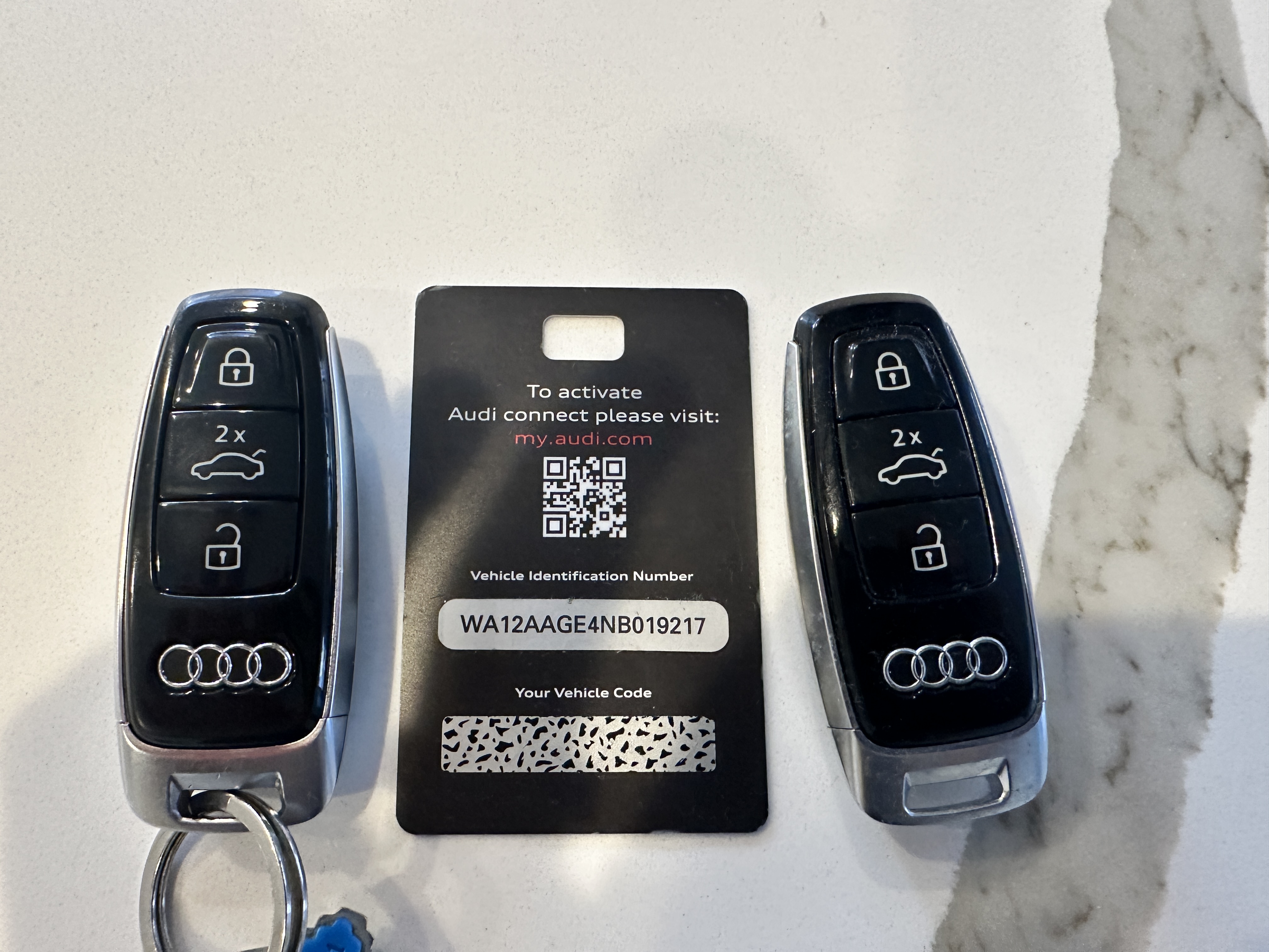 Used 2022 Audi e-tron Premium Plus w/ Premium Plus Package AWD/4WD image 20
