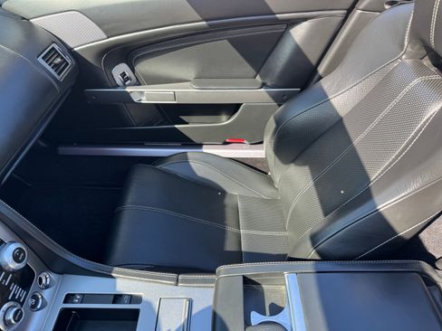 Used 2013 Aston Martin V8 Vantage Roadster image 23