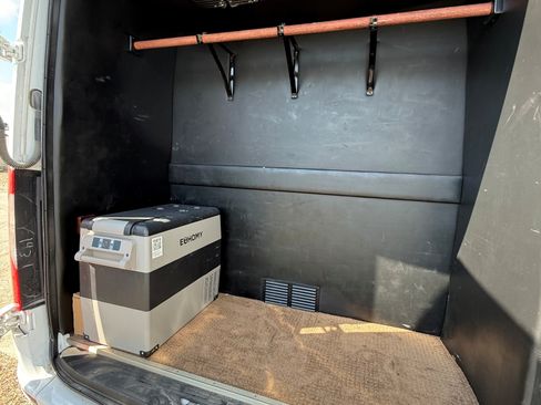 Used 2021 Mercedes-Benz Sprinter 2500 image 6