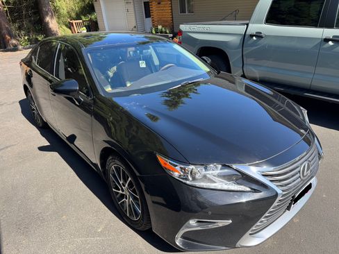 Used 2016 Lexus ES 350 w/ Navigation System Package FWD image 4