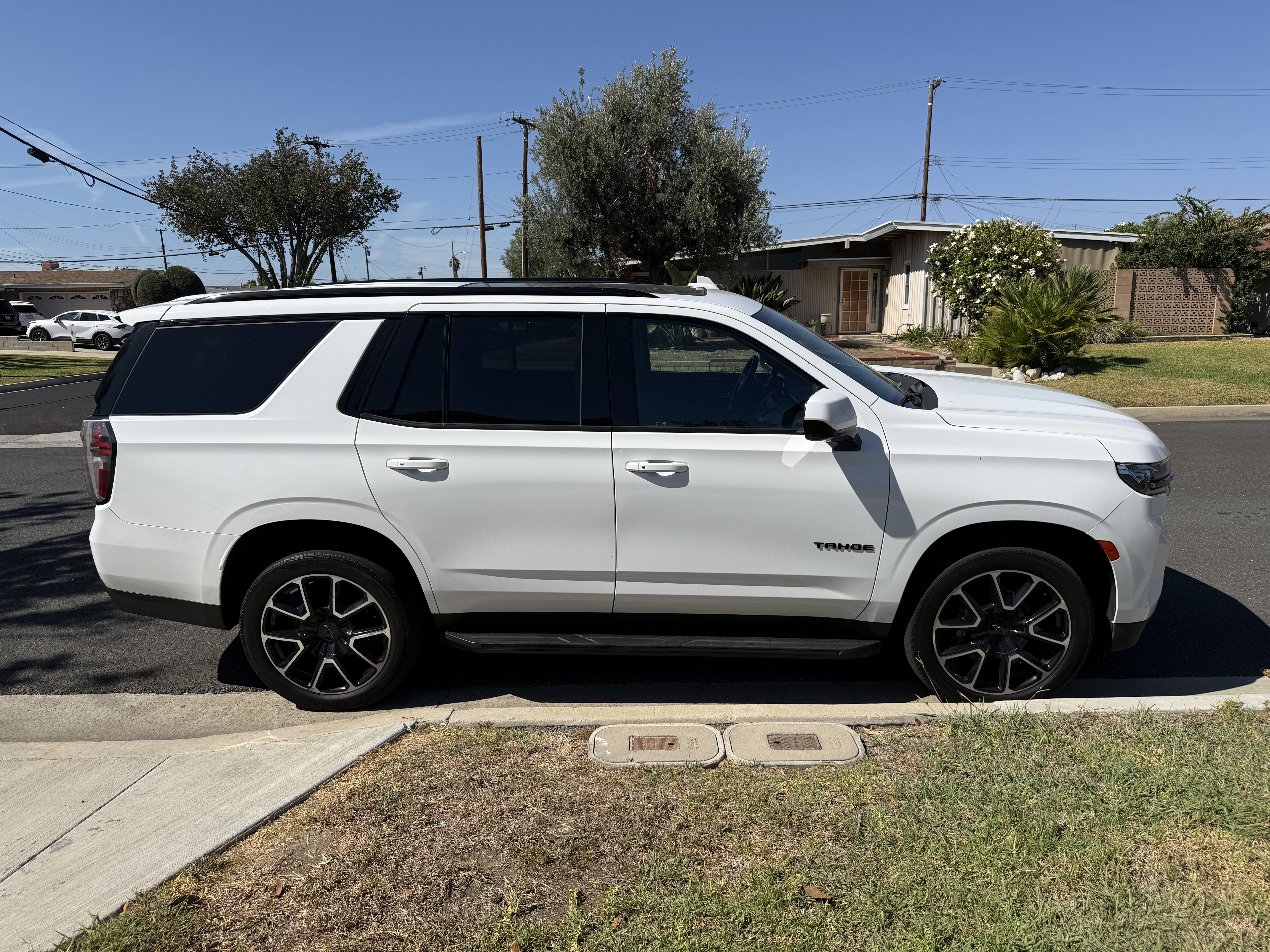 Used 2021 Chevrolet Tahoe RST w/ Rear Media and Nav Package AWD/4WD image 8