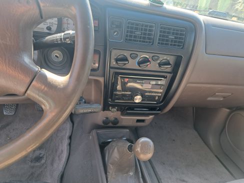 Used 2002 Toyota Tacoma 2WD Xtracab image 16