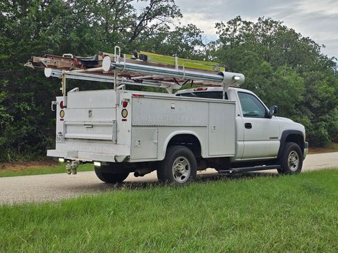 Used 2001 Chevrolet Silverado 2500 2WD Regular Cab image 9