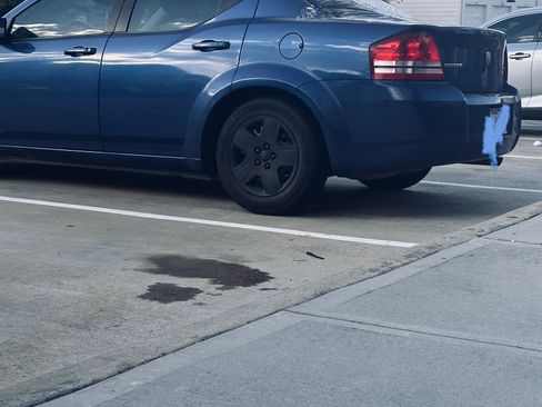 Used 2009 Dodge Avenger SE image 3