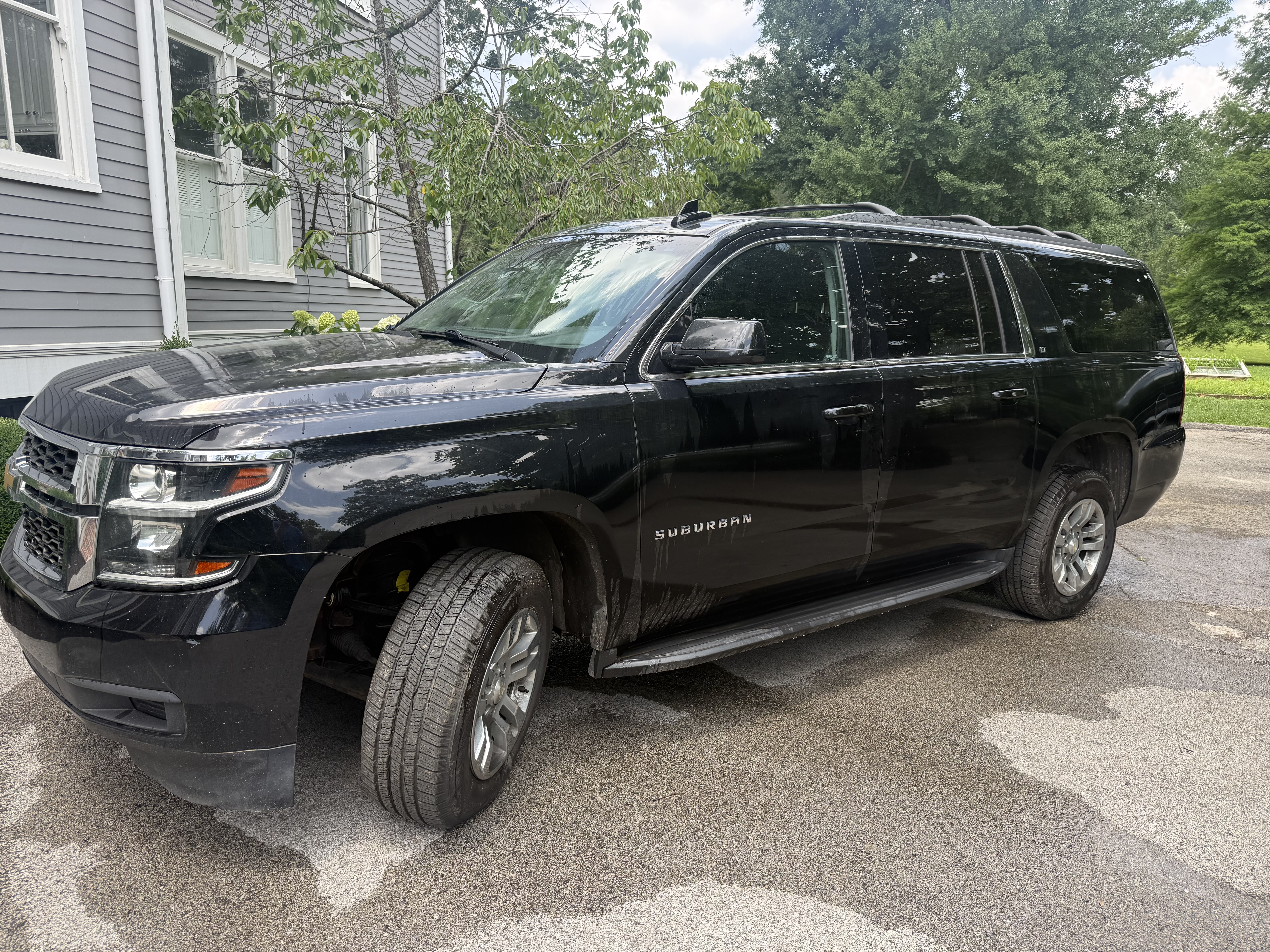 Used 2017 Chevrolet Suburban LT AWD/4WD image 2