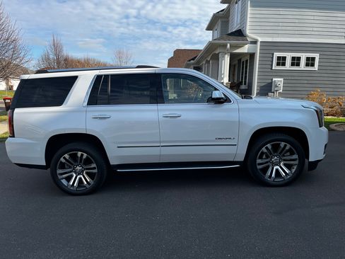 Used 2019 GMC Yukon Denali w/ Enhanced Security Package image 2