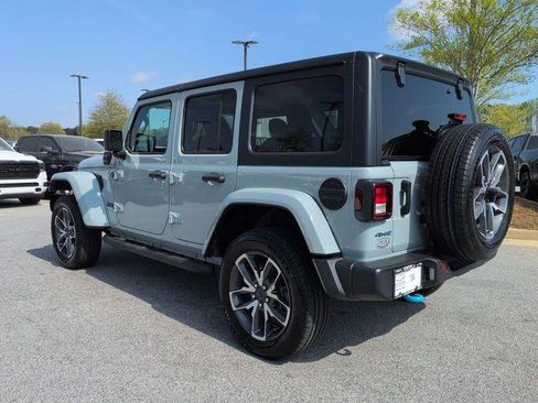 Used 2024 Jeep Wrangler Unlimited AWD/4WD image 13