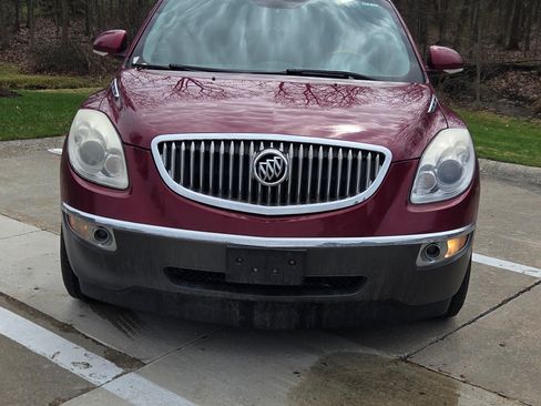 Used 2010 Buick Enclave CXL image 1
